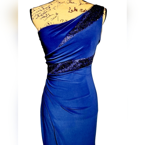 Hailey Logan By Adrianna Propell Royal Blue One Shoulder Gown - Picture 5 of 12
